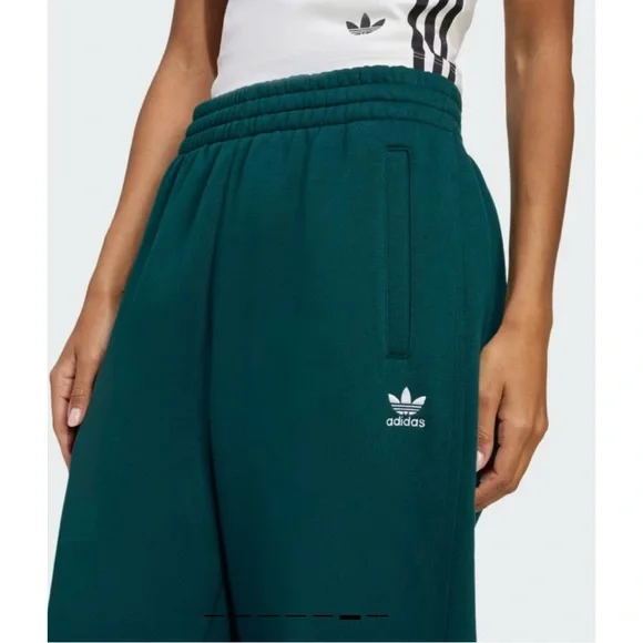 ๐โโ๏ธ๐โโ๏ธ NWT Adidas Essentials Fleece Loose Joggers in Aurora Ivy โ Size Medium - Picture 4 of 11